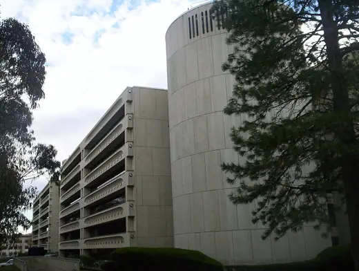Photo 1: Exterior