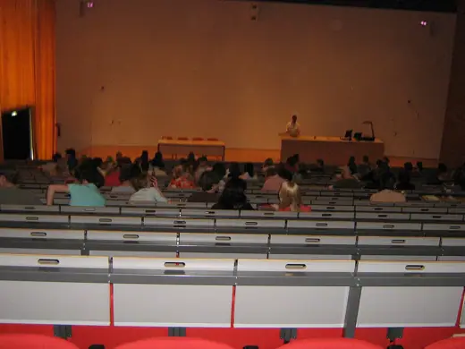 Photo 5: Interior · Collegezaal Mu, Educatorium (Rem Koolhaas), De UIthof, Utrecht