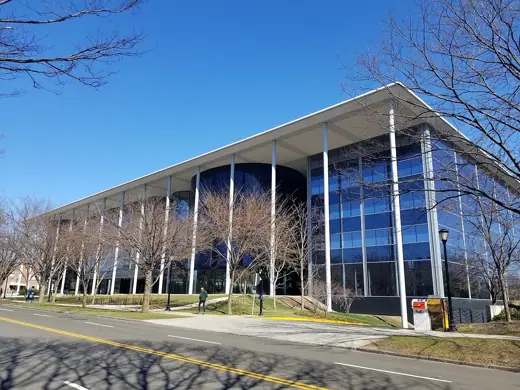 Photo 1: Exterior