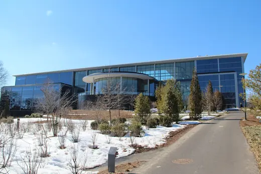 Photo 2: Exterior