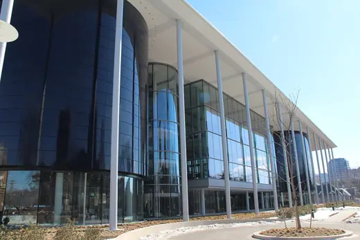 Photo 3: Exterior