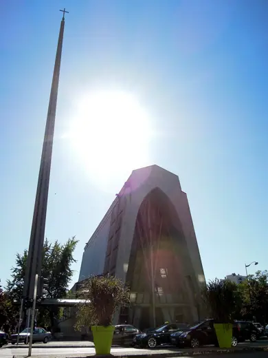Photo 3: Exterior