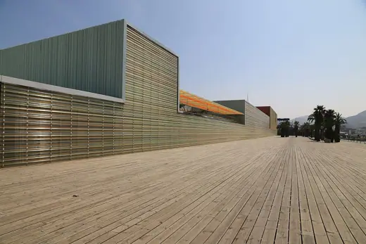 Photo 2: Exterior · Modernist construction in Cartagena