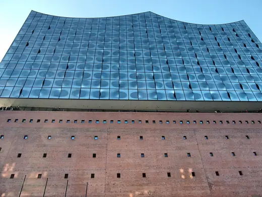 Photo 4: Exterior · Die Elphi nach der letzten Bauabnahme und Eröffnung der Plaza im November 2016