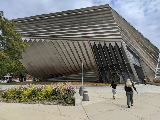 Photo 2: Exterior · Eli & Edythe Broad Art Museum