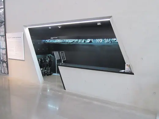 Photo 6: Interior