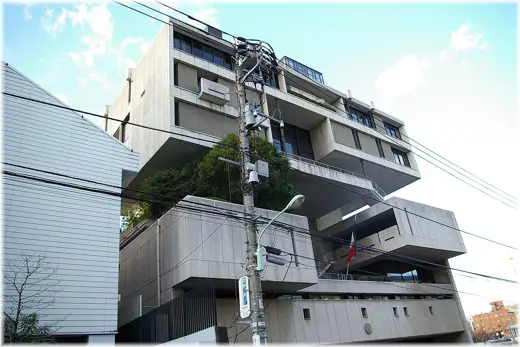 Photo 3: Exterior