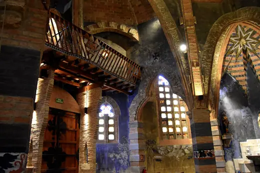 Photo 5: Interior