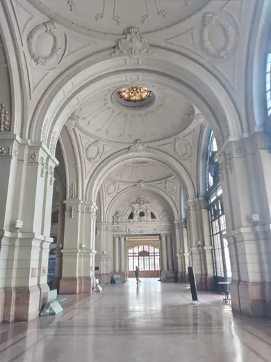 Photo 3: Interior · Foto tomada desde el interior del Centro Cultural Estación Mapocho