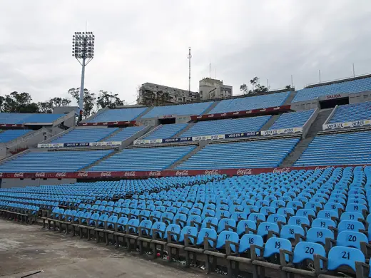 Photo 4: Exterior · Tribune du stade Centenario à Montevideo, en Uruguay