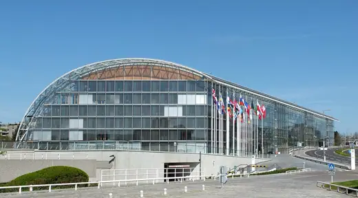 Photo 6: Context · European Investment Bank Luxembourg (view from S)