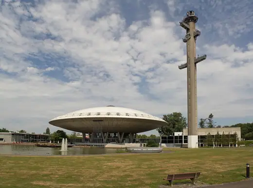 Photo 2: Exterior · Het Evoluon in Eindhoven