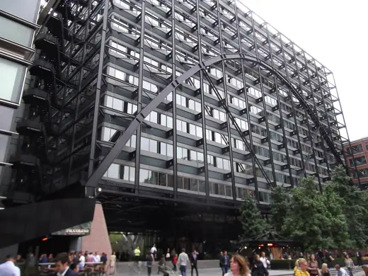 Photo 3: Exterior