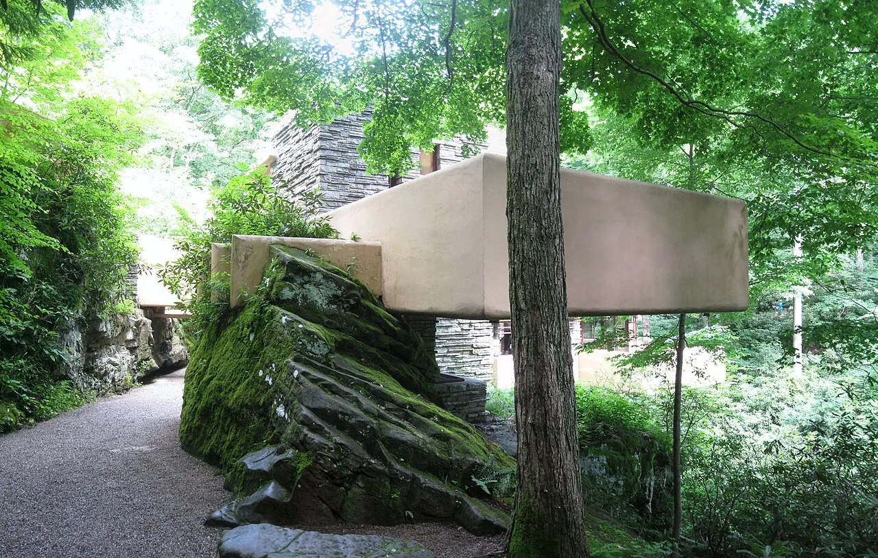Fallingwater: Exterior