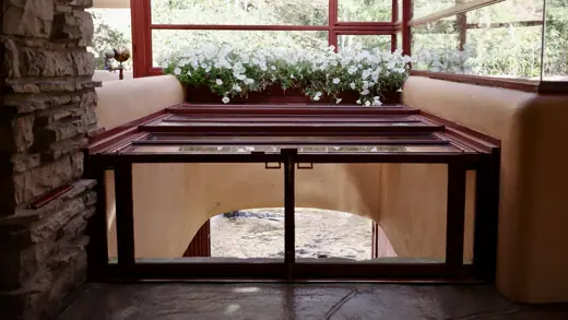 Photo 6: Detail · Fallingwater - obývací pokoj včetně původního vybavení