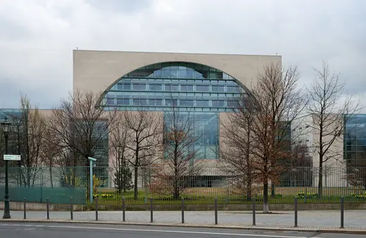 Photo 2: Exterior · Federal Chancellery, Berlin, Germany