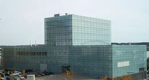 Photo 1: Exterior