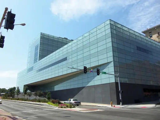 Photo 3: Exterior