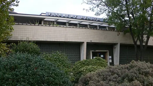 Photo 2: Exterior