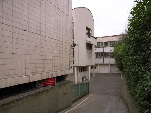 Photo 3: Exterior