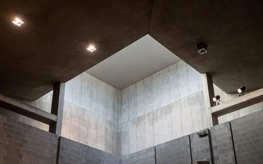 Photo 6: Interior · Light tower