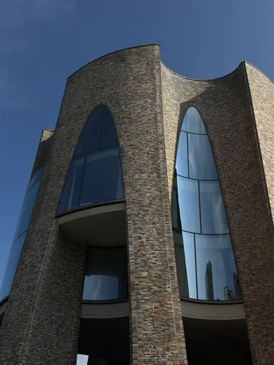 Photo 3: Exterior