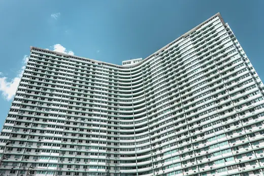 Photo 2: Exterior · Edificio Focsa