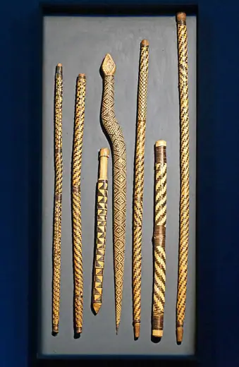 Photo 2: Exterior · Objets tressés traditionnels du peuple Mbyá -Guarani d'Amazonie