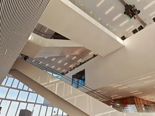 Photo 4: Interior