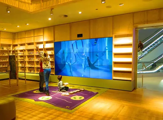Photo 5: Interior