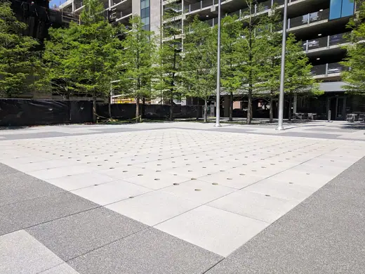 Photo 4: Exterior · Fountain Place, Dallas Texas