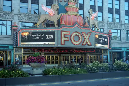 Photo 3: Exterior