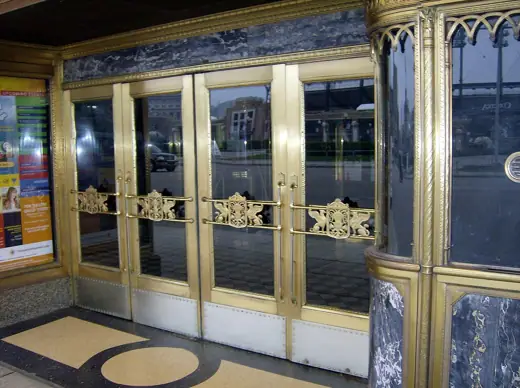 Photo 6: Detail