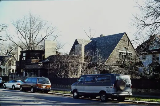 Photo 3: Exterior