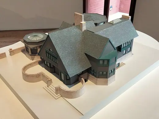Photo 6: Model