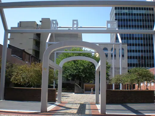 Photo 3: Exterior