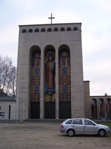 Photo 2: Exterior