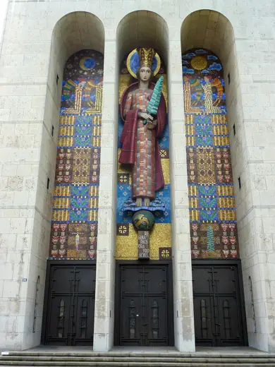 Photo 3: Exterior