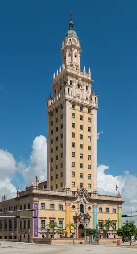 Photo 1: Exterior