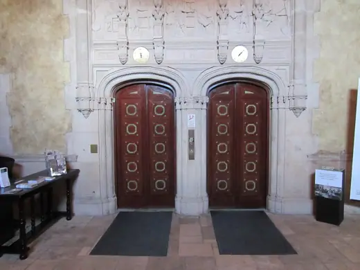 Photo 4: Interior