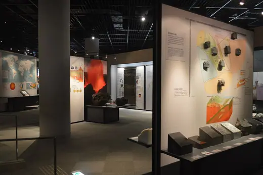 Photo 3: Interior