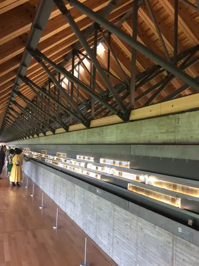 Photo 4: Interior