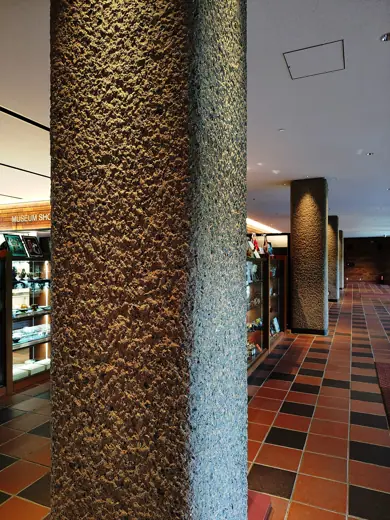 Photo 5: Interior