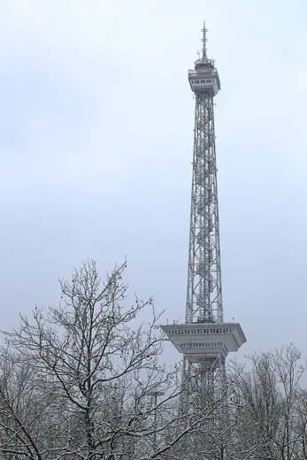 Photo 4: Exterior · Berliner Funkturm gesehen aus Richtung ZOB