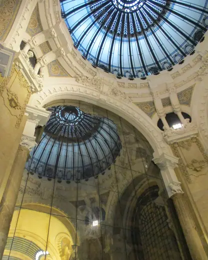 Photo 4: Interior