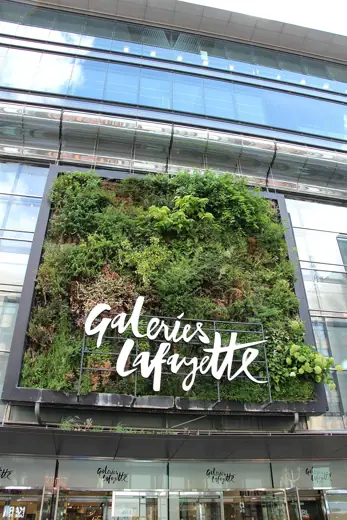 Photo 2: Exterior · Mitte