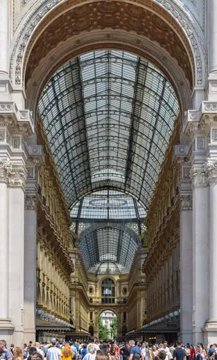 Photo 2: Exterior
