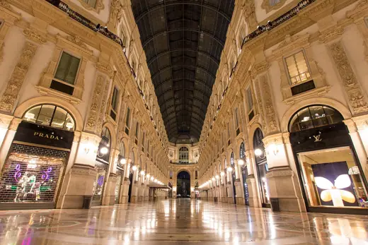 Photo 4: Interior
