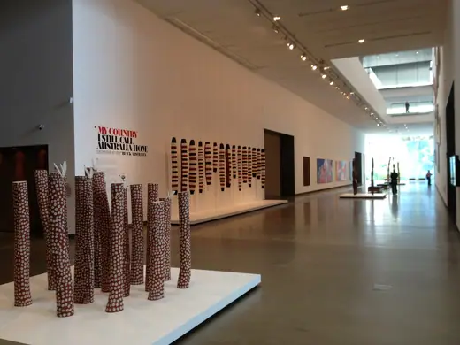Photo 6: Interior · GOMA ground floor foyer