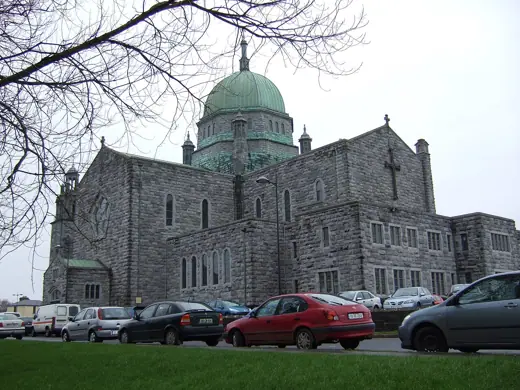 Photo 3: Exterior · Catedral de Galway